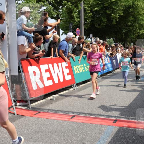 15.06.2025 - REWE Women's Run Strokosch-Dieckow http://msf.ph/oto/7943436 15.06.2025 11:35:37 Ziel 107, 111, 121, 122, 125, 133, 152, 177, 181, 229, 240, 246, 251, 260, 264, 280, 281, 284, 295, 302, 308 meine-sportfotos.de
