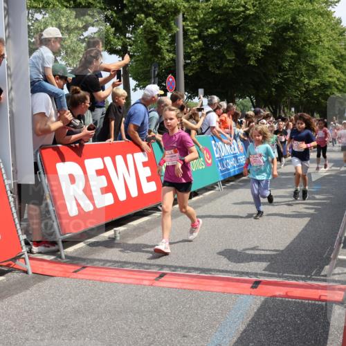 15.06.2025 - REWE Women's Run Strokosch-Dieckow http://msf.ph/oto/7943445 15.06.2025 11:35:38 Ziel 107, 111, 121, 122, 125, 133, 152, 168, 177, 181, 199, 226, 229, 239, 240, 246, 251, 260, 264, 280, 281, 284, 295, 302, 308 meine-sportfotos.de