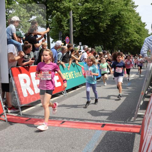 15.06.2025 - REWE Women's Run Strokosch-Dieckow http://msf.ph/oto/7943456 15.06.2025 11:35:38 Ziel 107, 111, 121, 122, 125, 133, 152, 168, 177, 181, 199, 226, 229, 239, 240, 246, 251, 260, 264, 280, 281, 284, 295, 302, 308 meine-sportfotos.de