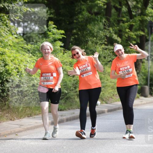 15.06.2025 - REWE Women's Run Jannik Wohlers http://msf.ph/oto/7943530 15.06.2025 10:16:42 Laufen 5632, 5631, 543 meine-sportfotos.de
