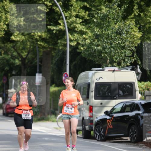 15.06.2025 - REWE Women's Run Jannik Wohlers http://msf.ph/oto/7943662 15.06.2025 10:02:49 Laufen 10504, 10616 meine-sportfotos.de