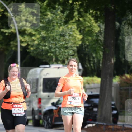 15.06.2025 - REWE Women's Run Jannik Wohlers http://msf.ph/oto/7943720 15.06.2025 10:02:53 Laufen 10504, 10616 meine-sportfotos.de