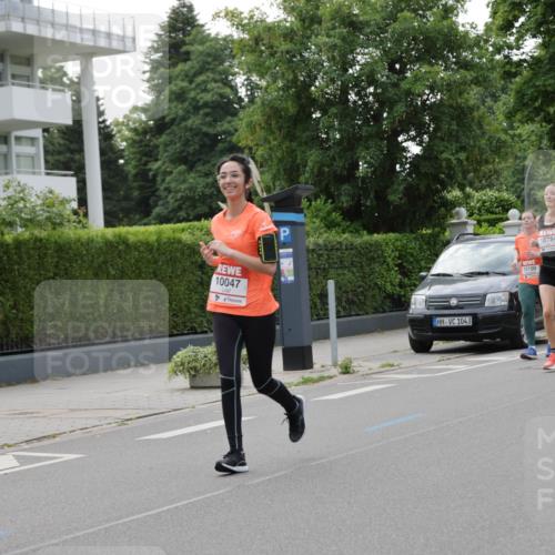 15.06.2025 - REWE Women's Run Jannik Wohlers http://msf.ph/oto/7943732 15.06.2025 08:29:05 Laufen 10047, 1043, 10784, 10100 meine-sportfotos.de