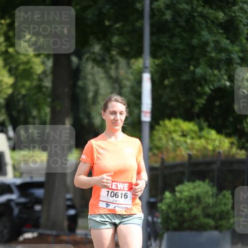 15.06.2025 - REWE Women's Run Jannik Wohlers http://msf.ph/oto/7943755 15.06.2025 10:02:56 Laufen 10616 meine-sportfotos.de