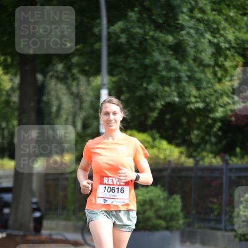 15.06.2025 - REWE Women's Run Jannik Wohlers http://msf.ph/oto/7943767 15.06.2025 10:02:56 Laufen 10616 meine-sportfotos.de