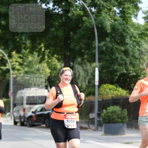 15.06.2025 - REWE Women's Run Jannik Wohlers http://msf.ph/oto/7943820 15.06.2025 10:02:57 Laufen 1050 meine-sportfotos.de