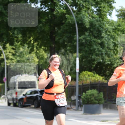 15.06.2025 - REWE Women's Run Jannik Wohlers http://msf.ph/oto/7943829 15.06.2025 10:02:57 Laufen 10504 meine-sportfotos.de