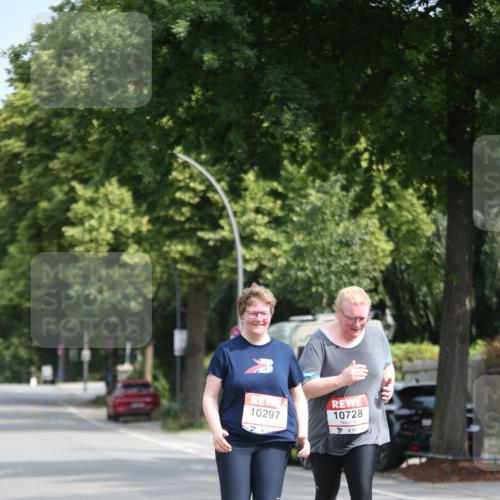 15.06.2025 - REWE Women's Run Jannik Wohlers http://msf.ph/oto/7944120 15.06.2025 10:03:13 Laufen 10297, 10728 meine-sportfotos.de