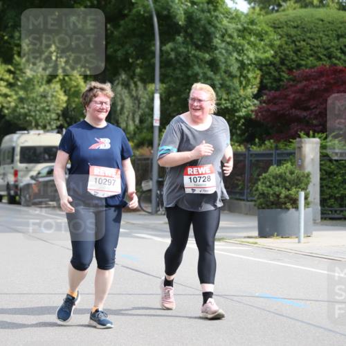 15.06.2025 - REWE Women's Run Jannik Wohlers http://msf.ph/oto/7944160 15.06.2025 10:03:15 Laufen 10297, 10728 meine-sportfotos.de