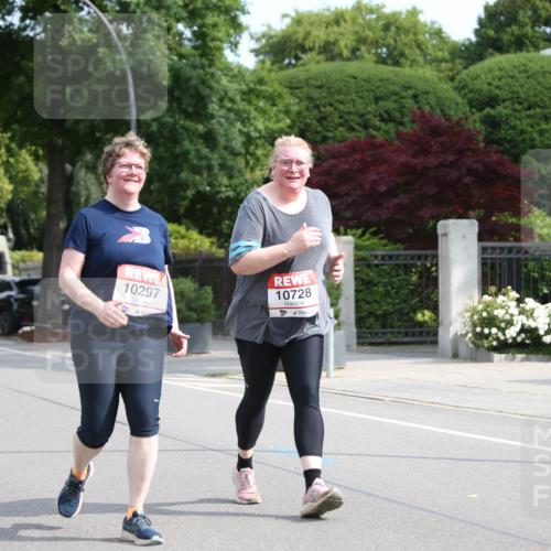 15.06.2025 - REWE Women's Run Jannik Wohlers http://msf.ph/oto/7944175 15.06.2025 10:03:16 Laufen 10297, 10728 meine-sportfotos.de