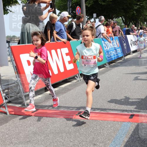 15.06.2025 - REWE Women's Run Strokosch-Dieckow http://msf.ph/oto/7944182 15.06.2025 11:36:03 Ziel 105, 114, 136, 141, 149, 155, 197, 200, 223, 224, 235, 236, 243, 266, 303 meine-sportfotos.de