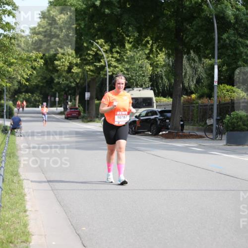 15.06.2025 - REWE Women's Run Jannik Wohlers http://msf.ph/oto/7944207 15.06.2025 10:04:06 Laufen 10787 meine-sportfotos.de