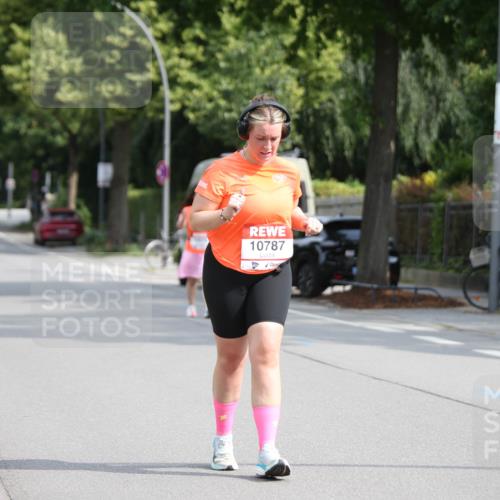 15.06.2025 - REWE Women's Run Jannik Wohlers http://msf.ph/oto/7944223 15.06.2025 10:04:07 Laufen 10787 meine-sportfotos.de