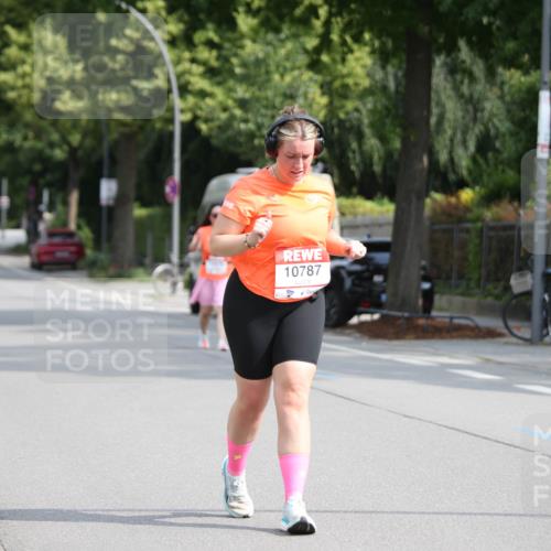 15.06.2025 - REWE Women's Run Jannik Wohlers http://msf.ph/oto/7944228 15.06.2025 10:04:07 Laufen 10787 meine-sportfotos.de