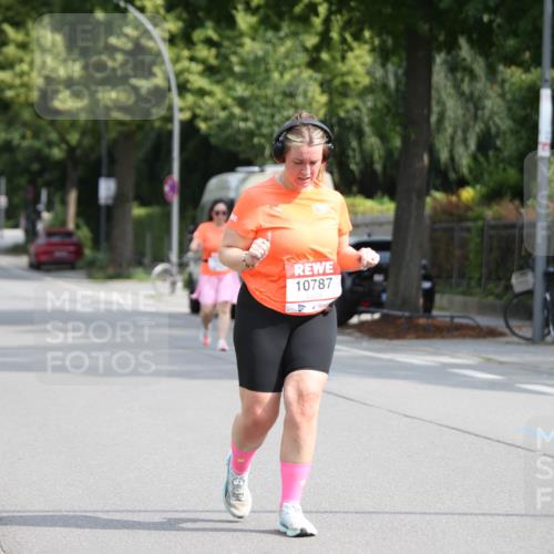 15.06.2025 - REWE Women's Run Jannik Wohlers http://msf.ph/oto/7944234 15.06.2025 10:04:07 Laufen 10787 meine-sportfotos.de