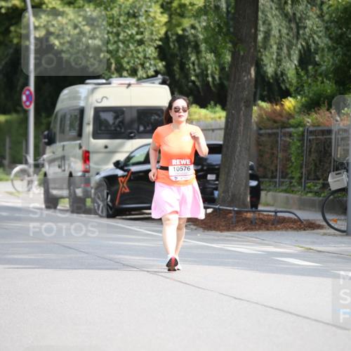 15.06.2025 - REWE Women's Run Jannik Wohlers http://msf.ph/oto/7944253 15.06.2025 10:04:11 Laufen 10576, 15 meine-sportfotos.de