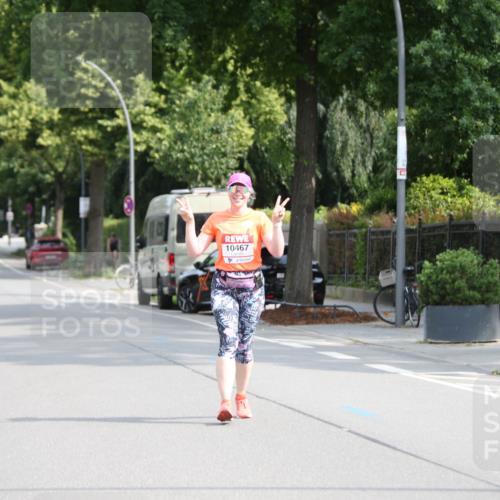 15.06.2025 - REWE Women's Run Jannik Wohlers http://msf.ph/oto/7944305 15.06.2025 10:04:32 Laufen 10467 meine-sportfotos.de