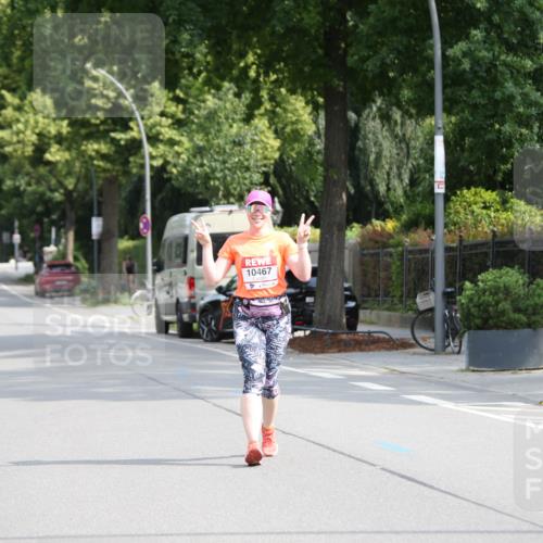 15.06.2025 - REWE Women's Run Jannik Wohlers http://msf.ph/oto/7944310 15.06.2025 10:04:32 Laufen 10467 meine-sportfotos.de