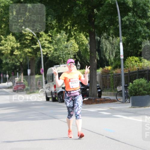 15.06.2025 - REWE Women's Run Jannik Wohlers http://msf.ph/oto/7944338 15.06.2025 10:04:32 Laufen 10467 meine-sportfotos.de
