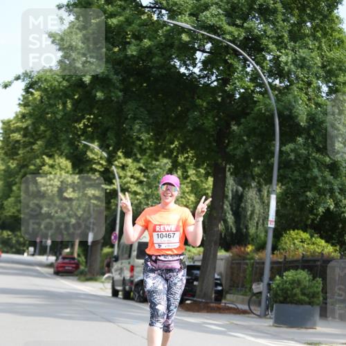 15.06.2025 - REWE Women's Run Jannik Wohlers http://msf.ph/oto/7944351 15.06.2025 10:04:33 Laufen 10467 meine-sportfotos.de