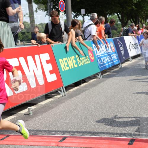 15.06.2025 - REWE Women's Run Strokosch-Dieckow http://msf.ph/oto/7944397 15.06.2025 11:36:12 Ziel 119, 129, 138, 141, 182, 196, 202, 219, 243, 266, 271 meine-sportfotos.de
