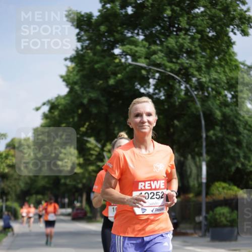 15.06.2025 - REWE Women's Run Jannik Wohlers http://msf.ph/oto/7944482 15.06.2025 08:47:40 Laufen 0252 meine-sportfotos.de
