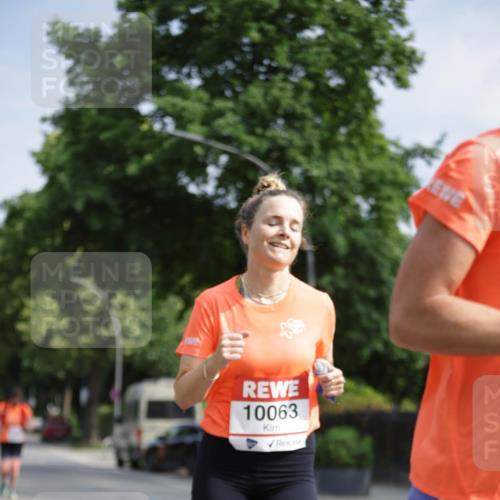 15.06.2025 - REWE Women's Run Jannik Wohlers http://msf.ph/oto/7944533 15.06.2025 08:47:41 Laufen 10063 meine-sportfotos.de