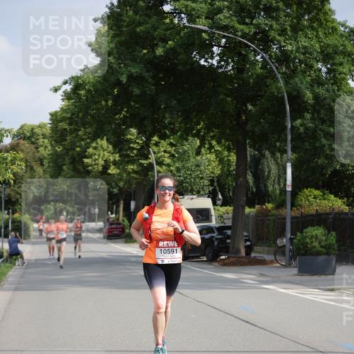 15.06.2025 - REWE Women's Run Jannik Wohlers http://msf.ph/oto/7944564 15.06.2025 08:47:45 Laufen 10591 meine-sportfotos.de