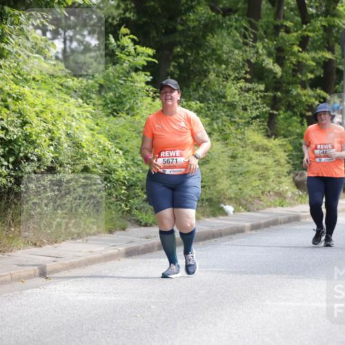 15.06.2025 - REWE Women's Run Jannik Wohlers http://msf.ph/oto/7944652 15.06.2025 10:18:00 Laufen 5671, 435, 548 meine-sportfotos.de