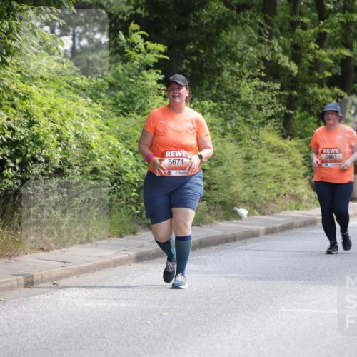 15.06.2025 - REWE Women's Run Jannik Wohlers http://msf.ph/oto/7944698 15.06.2025 10:18:01 Laufen 5671, 5481 meine-sportfotos.de