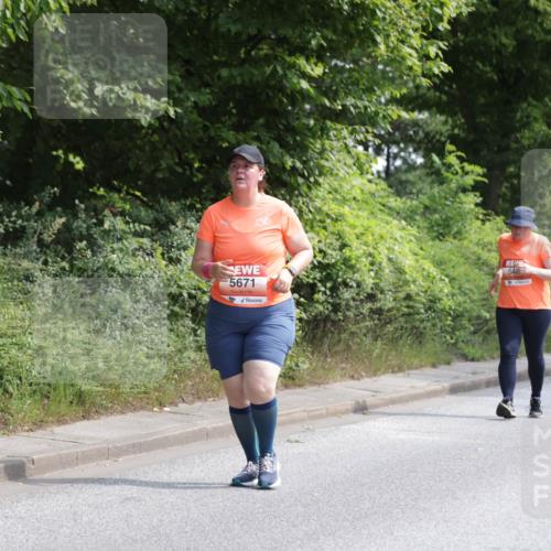 15.06.2025 - REWE Women's Run Jannik Wohlers http://msf.ph/oto/7944720 15.06.2025 10:18:04 Laufen 5671, 548 meine-sportfotos.de