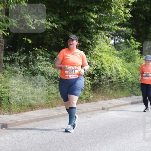 15.06.2025 - REWE Women's Run Jannik Wohlers http://msf.ph/oto/7944739 15.06.2025 10:18:05 Laufen 5671, 5481 meine-sportfotos.de