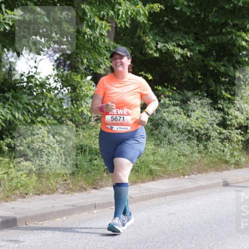 15.06.2025 - REWE Women's Run Jannik Wohlers http://msf.ph/oto/7944743 15.06.2025 10:18:06 Laufen 5671, 5481 meine-sportfotos.de
