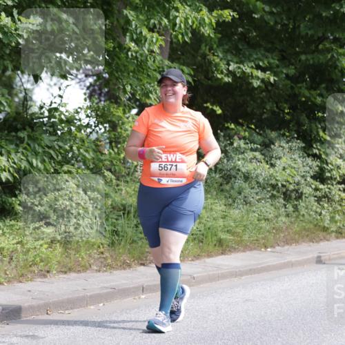 15.06.2025 - REWE Women's Run Jannik Wohlers http://msf.ph/oto/7944754 15.06.2025 10:18:06 Laufen 5671, 5481 meine-sportfotos.de