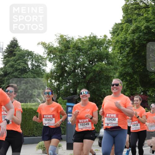 15.06.2025 - REWE Women's Run Jannik Wohlers http://msf.ph/oto/7944882 15.06.2025 08:29:32 Laufen 02, 10457, 10349, 10430, 023, 10638, 10833 meine-sportfotos.de