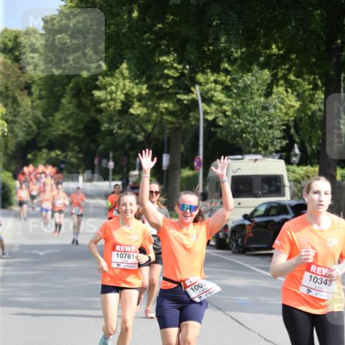 15.06.2025 - REWE Women's Run Jannik Wohlers http://msf.ph/oto/7945095 15.06.2025 09:44:07 Laufen 10781, 1009, 10343 meine-sportfotos.de