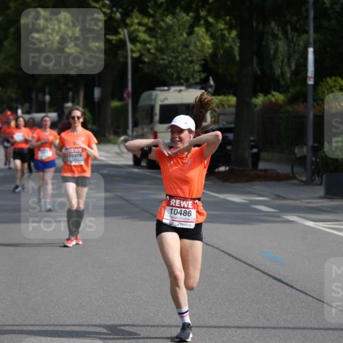 15.06.2025 - REWE Women's Run Jannik Wohlers http://msf.ph/oto/7945418 15.06.2025 09:44:19 Laufen 10374, 10486 meine-sportfotos.de