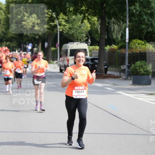 15.06.2025 - REWE Women's Run Jannik Wohlers http://msf.ph/oto/7945589 15.06.2025 09:44:31 Laufen 10441 meine-sportfotos.de
