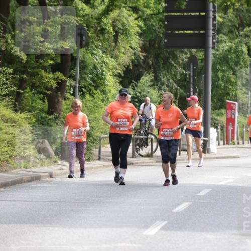 15.06.2025 - REWE Women's Run Jannik Wohlers http://msf.ph/oto/7945666 15.06.2025 10:18:48 Laufen 553, 5289, 5118, 5487, 5610 meine-sportfotos.de
