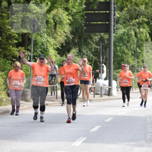 15.06.2025 - REWE Women's Run Jannik Wohlers http://msf.ph/oto/7945698 15.06.2025 10:18:50 Laufen 5289, 5118, 5487, 5610, 5533 meine-sportfotos.de