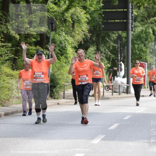 15.06.2025 - REWE Women's Run Jannik Wohlers http://msf.ph/oto/7945740 15.06.2025 10:18:51 Laufen 5533, 5289, 5118, 5562, 5487, 610 meine-sportfotos.de