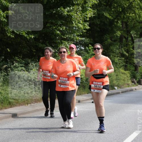 15.06.2025 - REWE Women's Run Jannik Wohlers http://msf.ph/oto/7945889 15.06.2025 10:19:10 Laufen 5561, 5487, 5610 meine-sportfotos.de