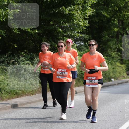 15.06.2025 - REWE Women's Run Jannik Wohlers http://msf.ph/oto/7945910 15.06.2025 10:19:10 Laufen 5561, 5487, 5610 meine-sportfotos.de