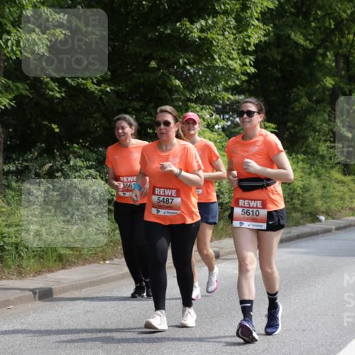 15.06.2025 - REWE Women's Run Jannik Wohlers http://msf.ph/oto/7945924 15.06.2025 10:19:10 Laufen 5561, 5487, 5610 meine-sportfotos.de