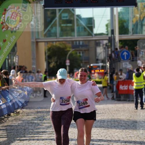 13.06.2025 - Holstenköstenlauf Felixshl http://msf.ph/oto/7946142 13.06.2025 18:12:21 Laufen 3258, 3265 meine-sportfotos.de