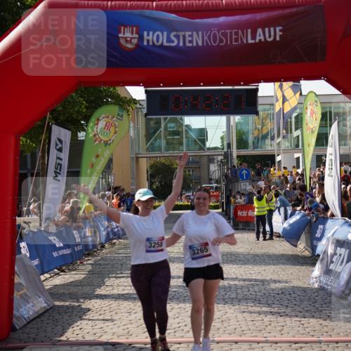 13.06.2025 - Holstenköstenlauf Felixshl http://msf.ph/oto/7946184 13.06.2025 18:12:22 Laufen 3258, 3265 meine-sportfotos.de
