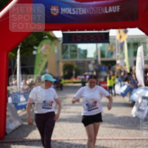 13.06.2025 - Holstenköstenlauf Felixshl http://msf.ph/oto/7946239 13.06.2025 18:12:23 Laufen 3258, 3265 meine-sportfotos.de
