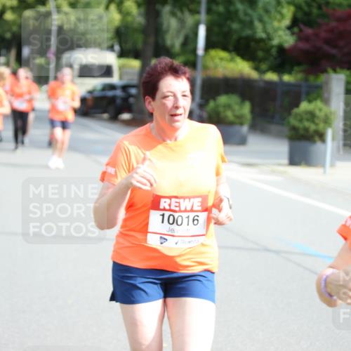 15.06.2025 - REWE Women's Run Jannik Wohlers http://msf.ph/oto/7946282 15.06.2025 09:44:51 Laufen 10016 meine-sportfotos.de