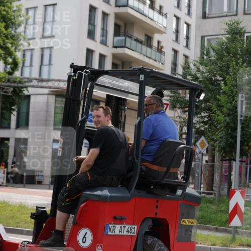 15.06.2025 - REWE Women's Run Jannik Wohlers http://msf.ph/oto/7946400 15.06.2025 10:20:21 Laufen 6, 481 meine-sportfotos.de