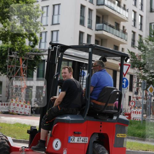 15.06.2025 - REWE Women's Run Jannik Wohlers http://msf.ph/oto/7946419 15.06.2025 10:20:21 Laufen 6, 481 meine-sportfotos.de